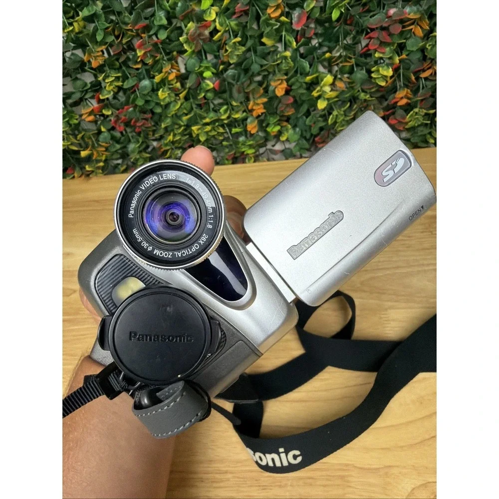 Panasonic PV-GS31‎ MiniDV Camcorder 26x Zoom Record & Playback Charger (TESTED)